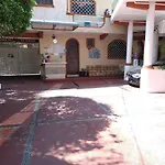 Hotel Y Bungalows Olivares